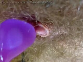 Zajačik vibrátor test masturbácie pov zväčšenie erected veľký klitoris vlhké orgazmus chlpaté pička