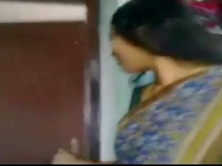 Indian marvellous hard up desi aunty takes her saree off and then sucks manhood her devor part I - Wowmoyback