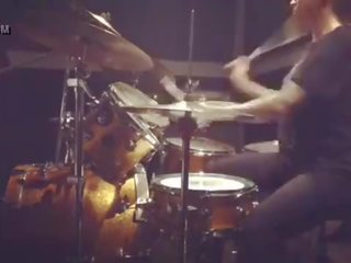 Felicity feline drumming bij klinken studios
