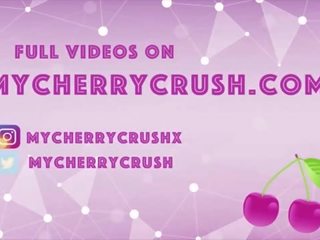 Erotico sederona canzonatura in mutandine e masturbare con giocattoli - cherrycrush