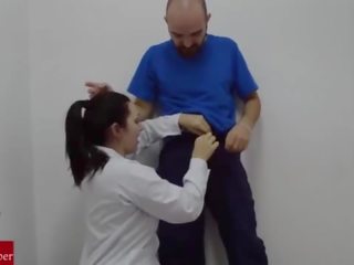 Un giovane infermiera succhia il hospital´s tuttofare pene e recorded it.raf070