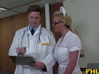 Fhuta - medic geven feniks marie een vol anaal onderzoek