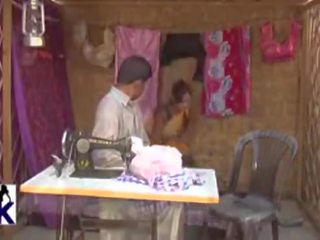 Desi tentador bhabi romance con local tailor