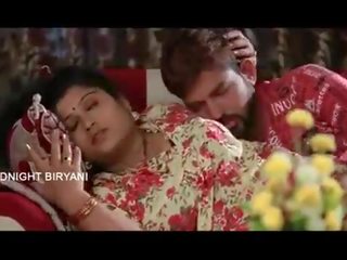 Indisch mallu tante sex bgrade film mit brüste presse szene bei schlafzimmer - wowmoyback