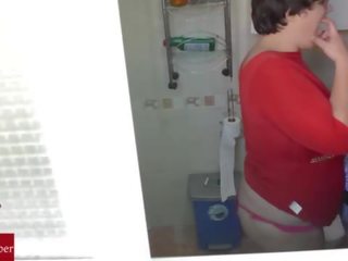 Persona maravillosa y adulto vídeo vídeo sesión en la lavabo. cri052