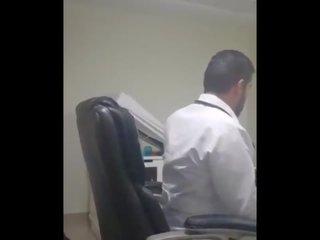 Puta colombiana se coge al dokter
