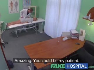 Fakehospital sales rep โดนจับได้ บน กล้อง การใช้ หี ไปยัง ขาย hungover ทางการแพทย์ คน pills. ขึ้น บน ushotcams