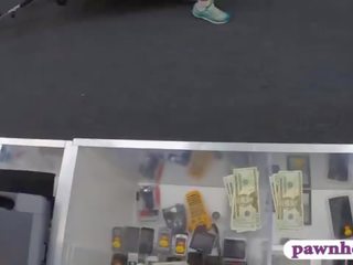 Muscular chick screwed by pawn keeper at the pawnshop