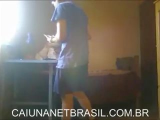 Casal amador fudendo no cafofo - caiunanetbrasil.com.br